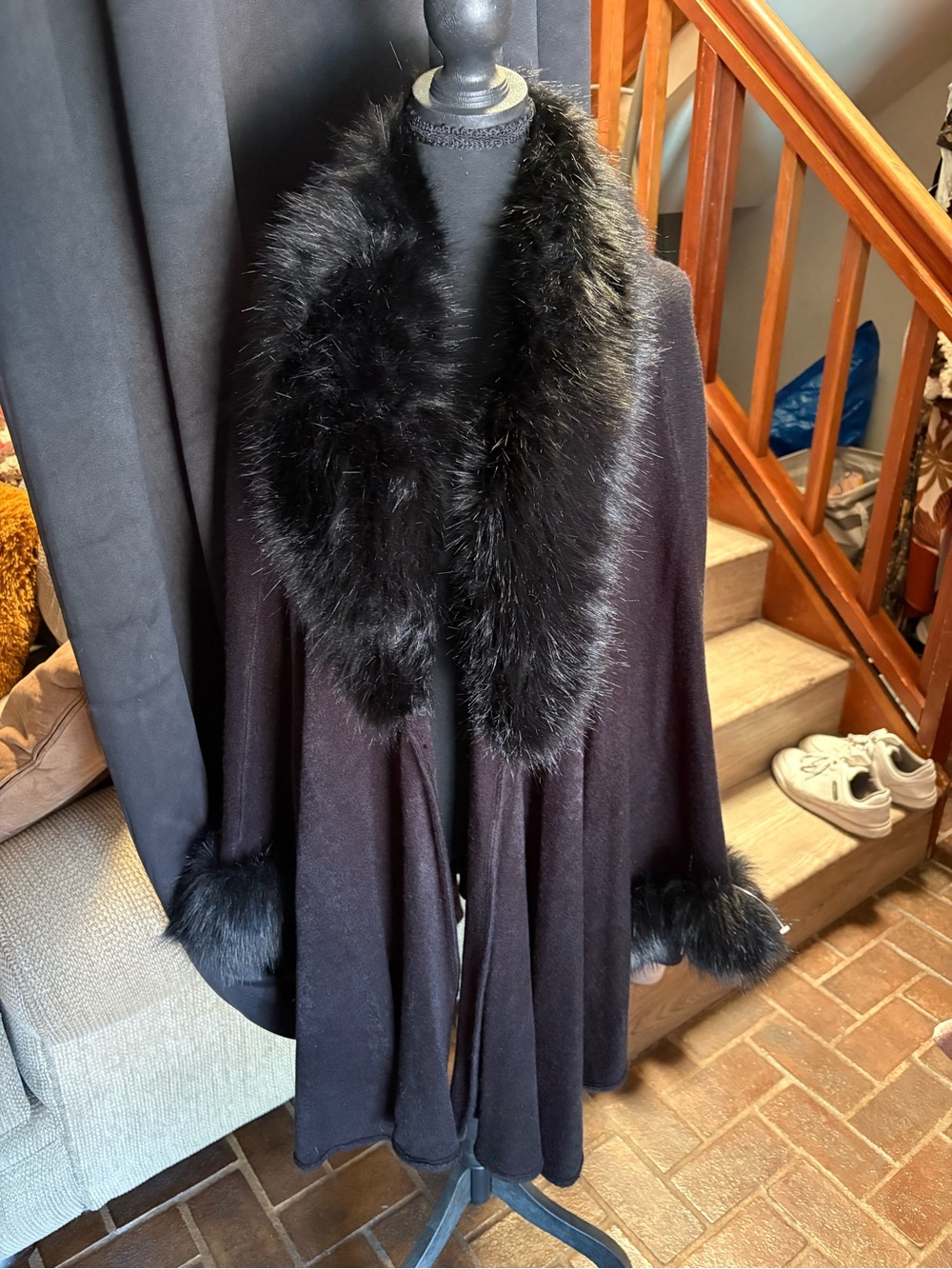 Black Faux Fur-Trim Women’s Sweater Shawl